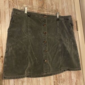 Maurice's gray corduroy skirt women's size 20 plus, button up, pockets